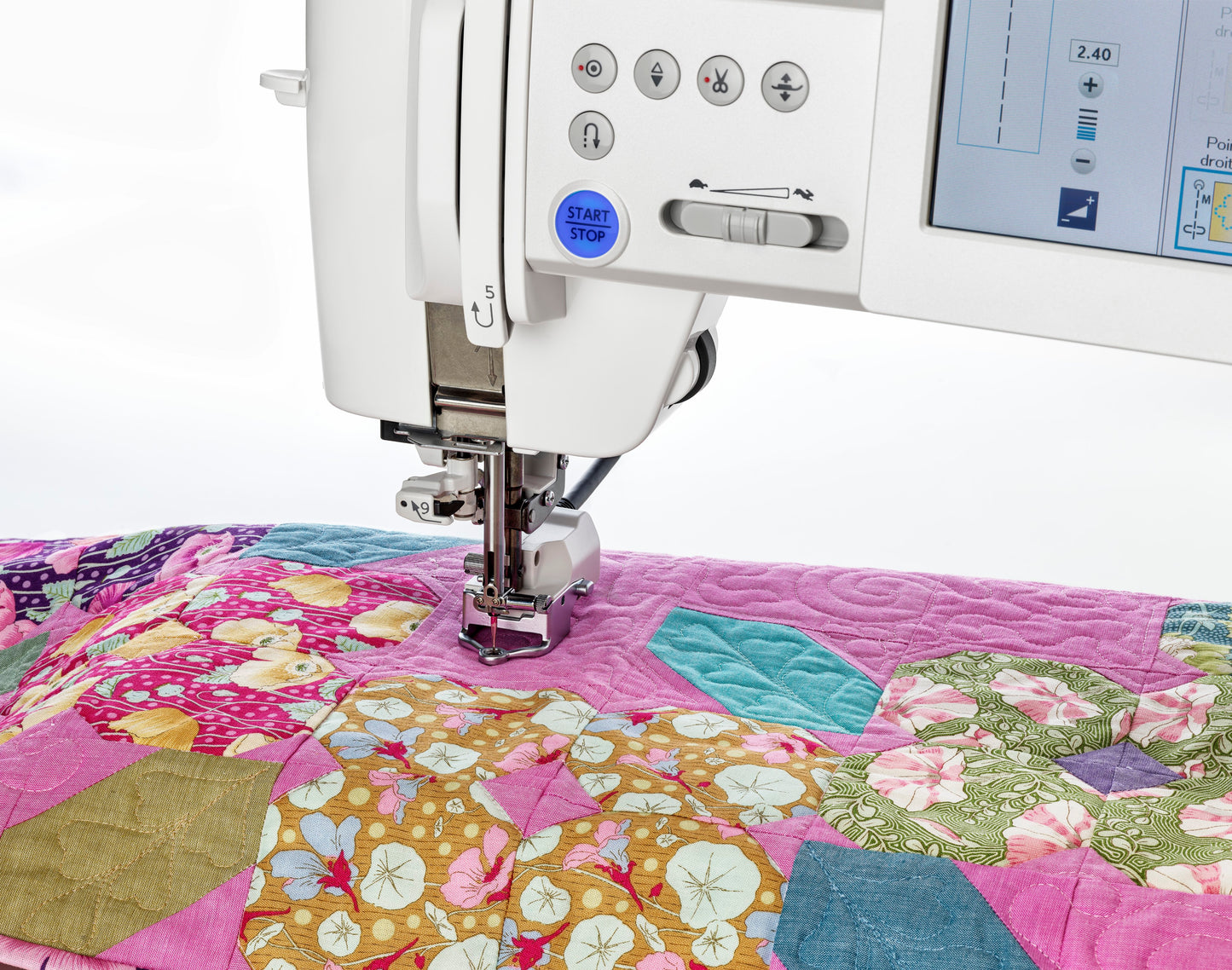 792PRO - eXcellence - Machine à coudre informatisée