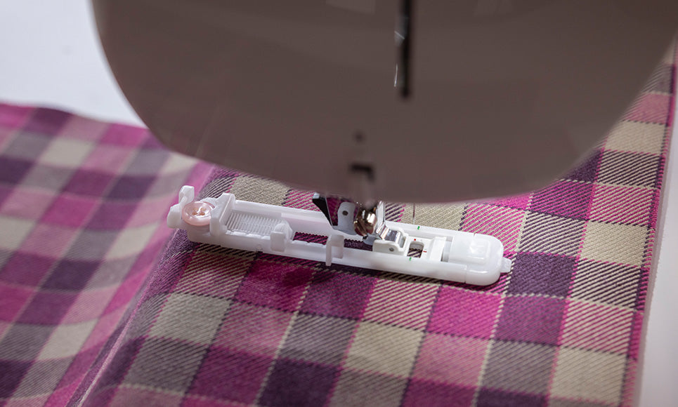 NV1800Q - Inventio - Machine à coudre électronique et à quilter